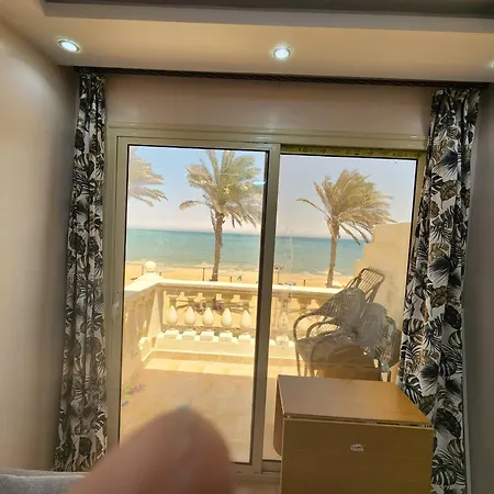 شاليه مكيف اول صف بحر
